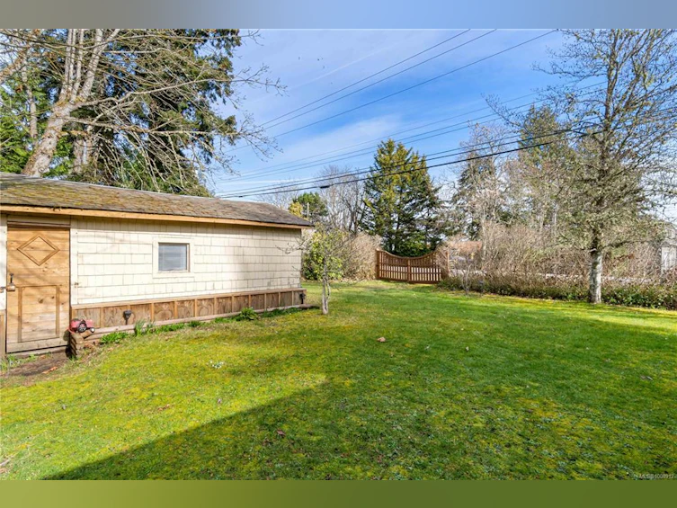 6100 W Island Highway, Qualicum Beach, BC, V9K 2E2 - 21