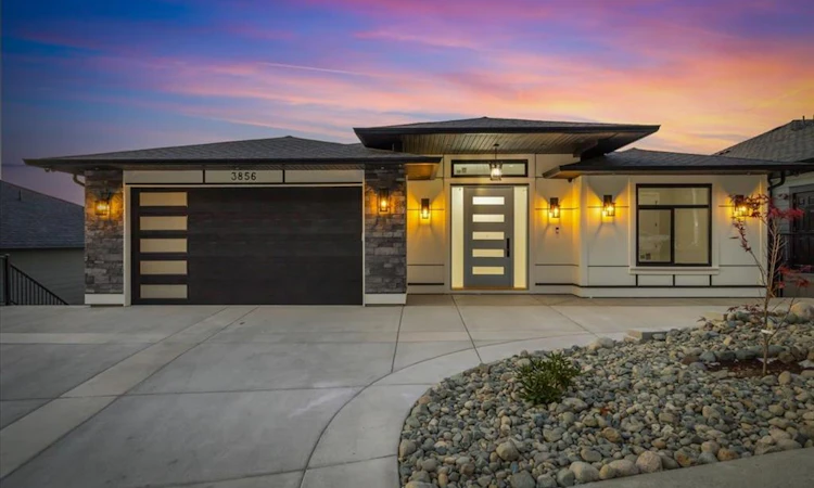 3856 Gulfview Drive