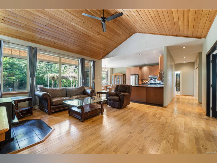 1880 Pierce Way, Qualicum Beach, BC, V9K 2V1 - 5