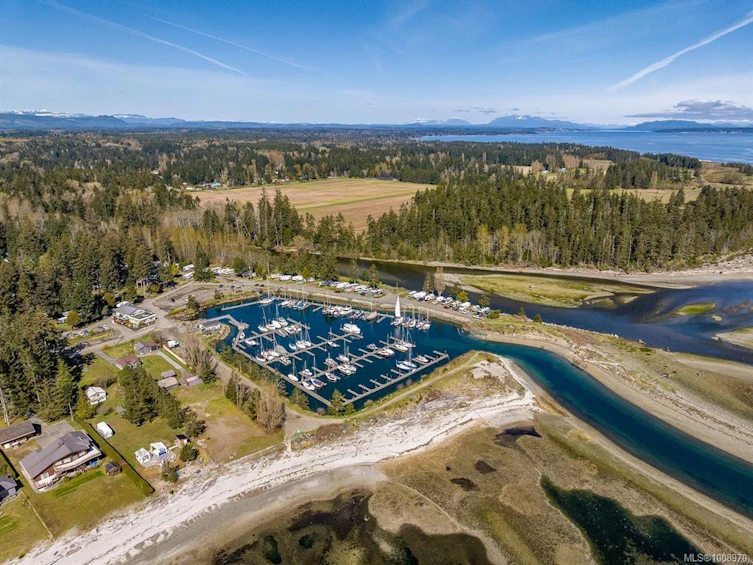 8772 Driftwood Road, Black Creek, BC, V9J 1A9 - 13