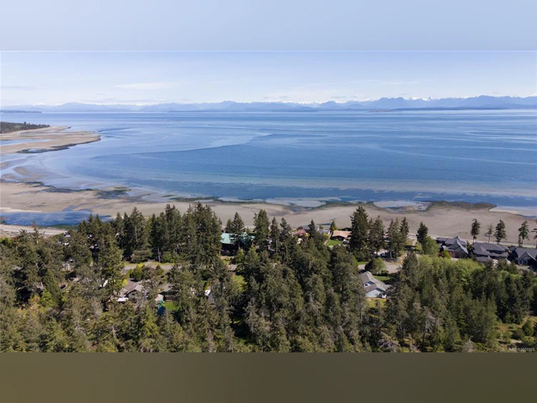 8772 Driftwood Road, Black Creek, BC, V9J 1A9 - 7
