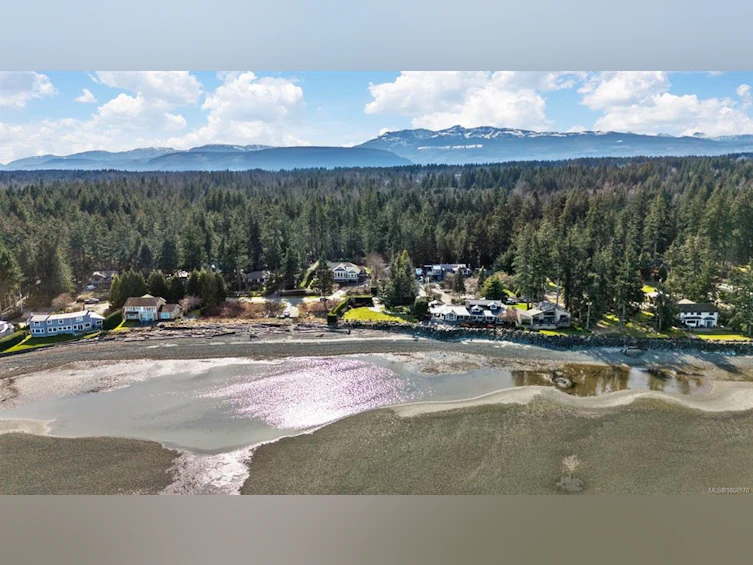 8772 Driftwood Road, Black Creek, BC, V9J 1A9 - 10