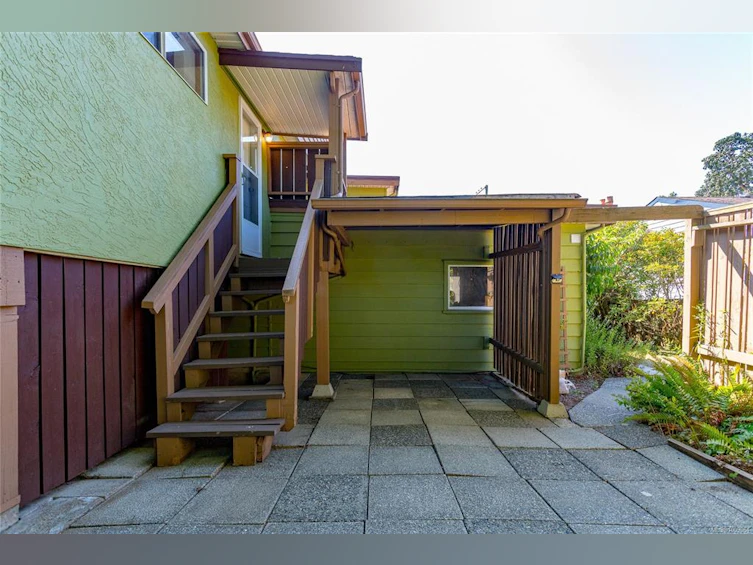 912 W Burnside Road, Saanich, BC, V8Z 1N2 - 27