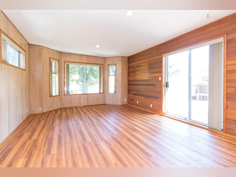 912 W Burnside Road, Saanich, BC, V8Z 1N2 - 11