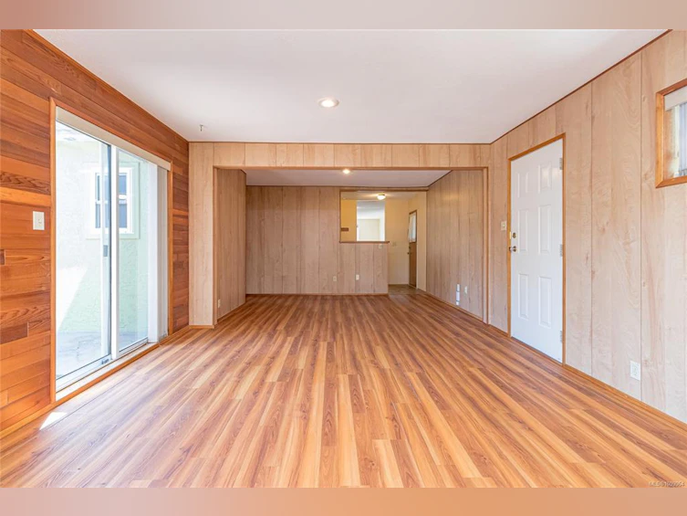 912 W Burnside Road, Saanich, BC, V8Z 1N2 - 12