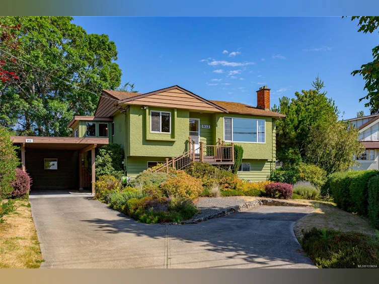 912 W Burnside Road, Saanich, BC, V8Z 1N2 - 38