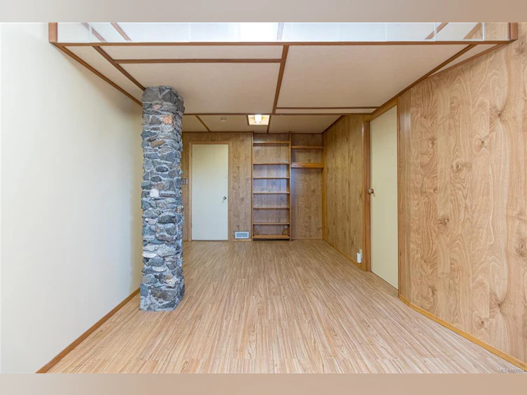 912 W Burnside Road, Saanich, BC, V8Z 1N2 - 18