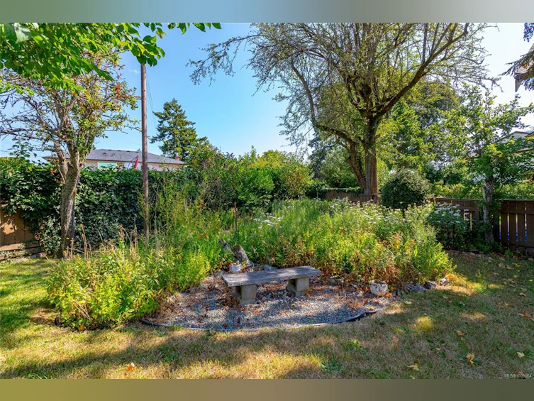 912 W Burnside Road, Saanich, BC, V8Z 1N2 - 36