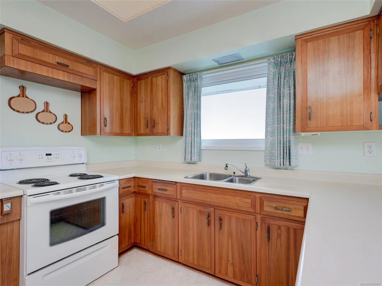 1479 Golden Place, Saanich, BC, V8P 2E9 - 8