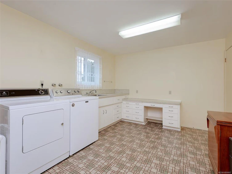1479 Golden Place, Saanich, BC, V8P 2E9 - 19