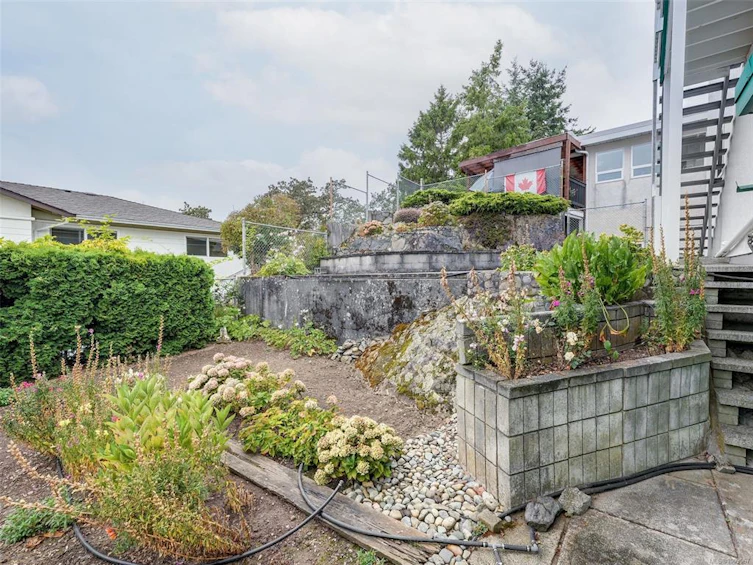 1479 Golden Place, Saanich, BC, V8P 2E9 - 24