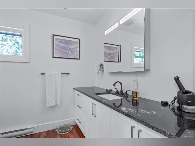 851 Sayward Road, Saanich, BC, V8Y 1R5 - 32
