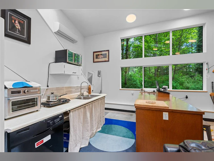 851 Sayward Road, Saanich, BC, V8Y 1R5 - 43