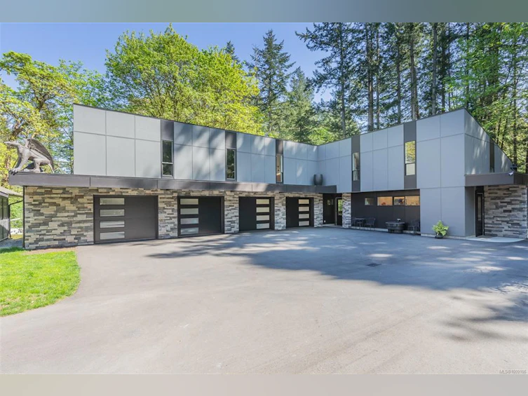 851 Sayward Road, Saanich, BC, V8Y 1R5 - 2