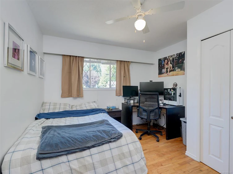 4215 Shelbourne Street, Saanich, BC, V8N 3E8 - 13