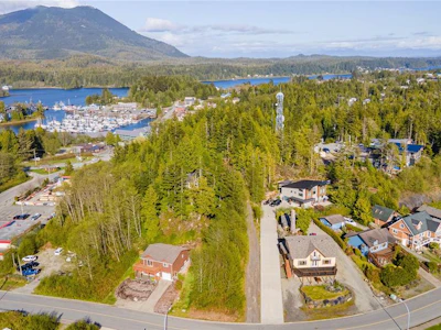 338 Pacific Crescent - 2