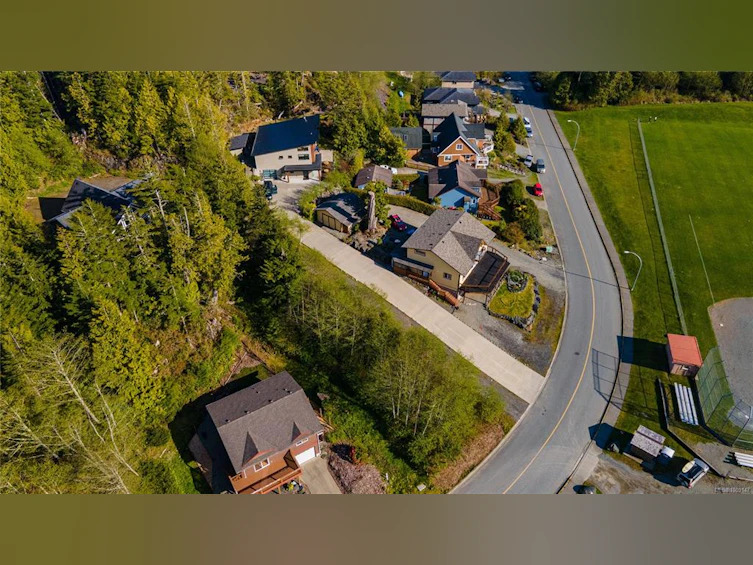 338 Pacific Crescent, Ucluelet, BC, V0R 3A0 - 6