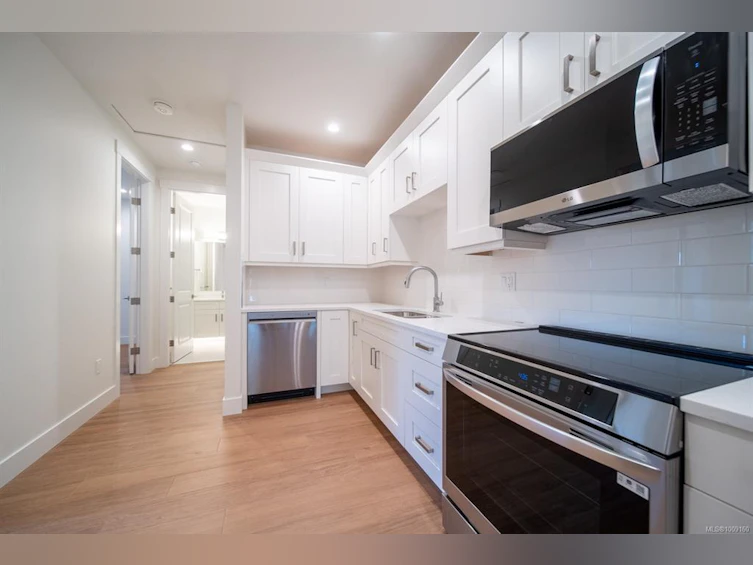 B/D-247 Finholm Street, Parksville, BC, V9P 1H3 - 10