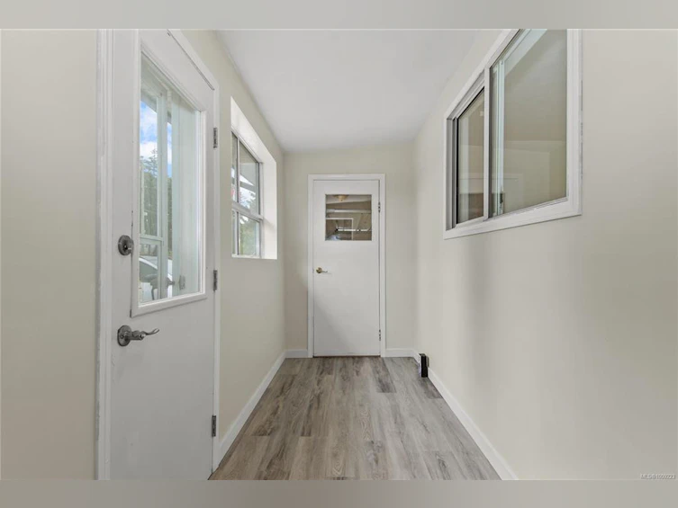 3754 S Island Highway, Campbell River, BC, V9W 1M3 - 11