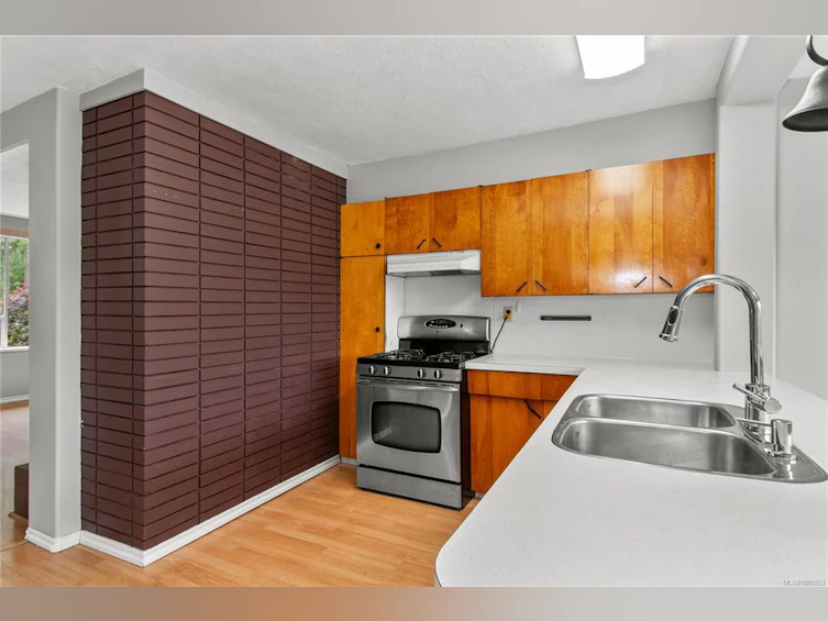 3754 S Island Highway, Campbell River, BC, V9W 1M3 - 5