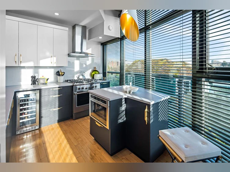 310-21 Erie Street, Victoria, BC, V8V 5A8 - 11