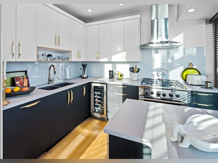 310-21 Erie Street, Victoria, BC, V8V 5A8 - 10