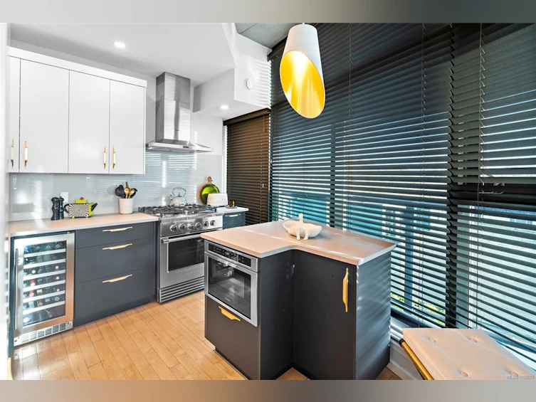 310-21 Erie Street, Victoria, BC, V8V 5A8 - 8