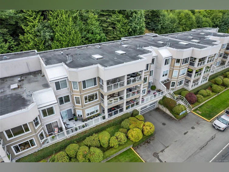 301-3156 W Island Highway, Qualicum Beach, BC, V9K 2J7 - 70