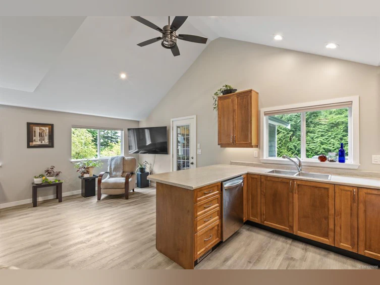 3671 Thomson Road, Courtenay, BC, V9N 9T5 - 39