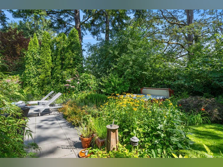3971 Blenkinsop Road, Saanich, BC, V8P 3P8 - 32