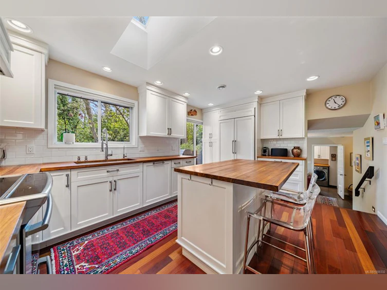 3971 Blenkinsop Road, Saanich, BC, V8P 3P8 - 12