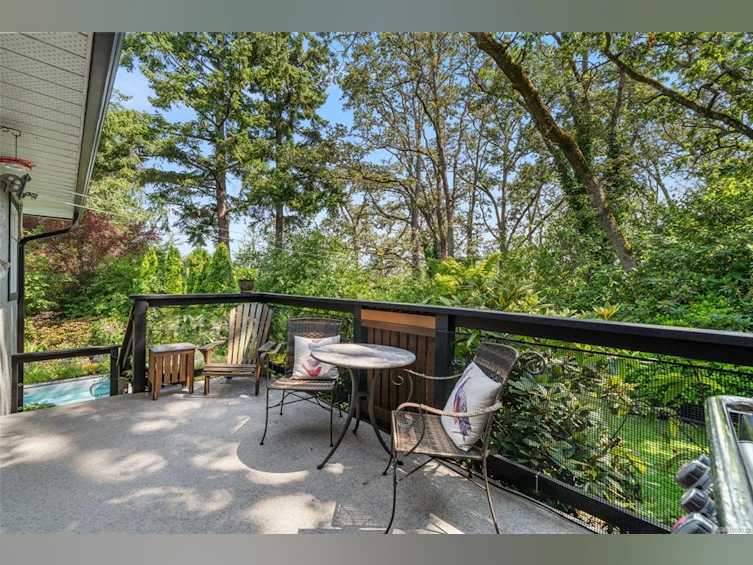 3971 Blenkinsop Road, Saanich, BC, V8P 3P8 - 17