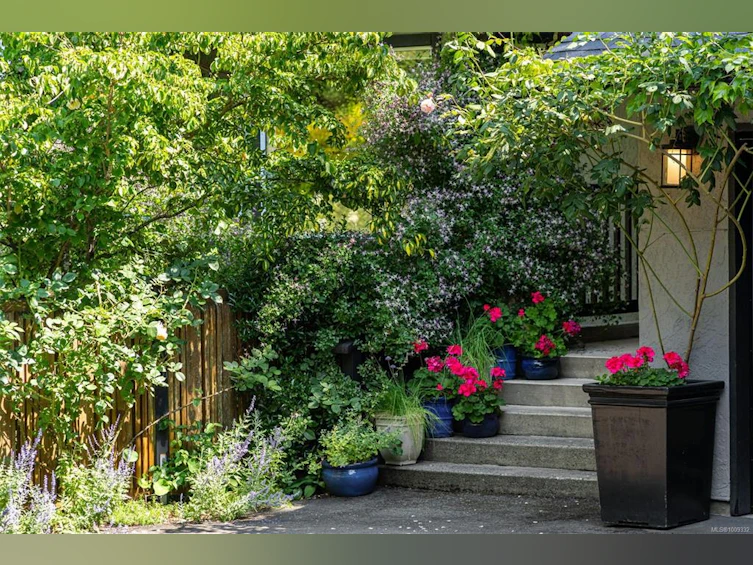 3971 Blenkinsop Road, Saanich, BC, V8P 3P8 - 39