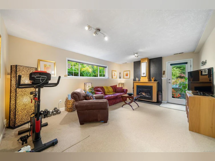 3971 Blenkinsop Road, Saanich, BC, V8P 3P8 - 19