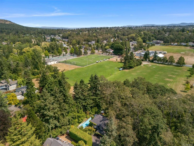 3971 Blenkinsop Road, Saanich, BC, V8P 3P8 - 50