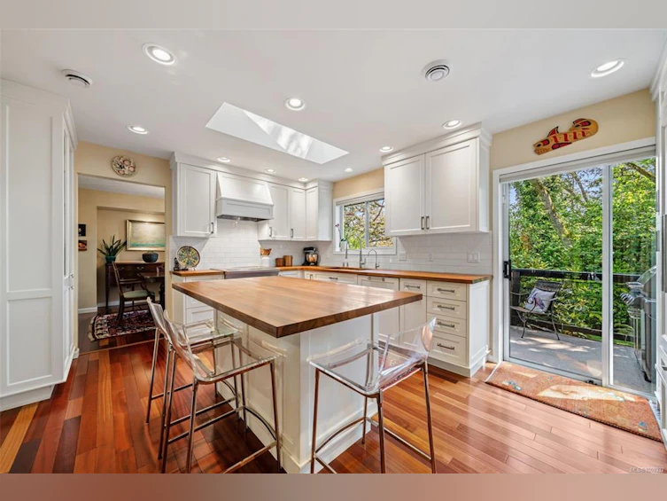 3971 Blenkinsop Road, Saanich, BC, V8P 3P8 - 11