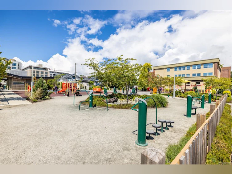 105-501 Park Place, Esquimalt, BC, V9A 0H3 - 41