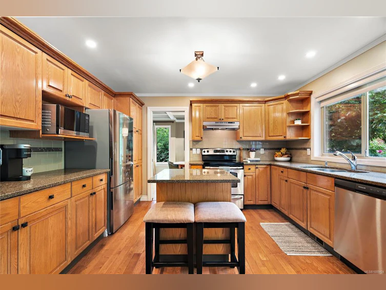 1590 Mayneview Terrace, North Saanich, BC, V8L 5E7 - 3