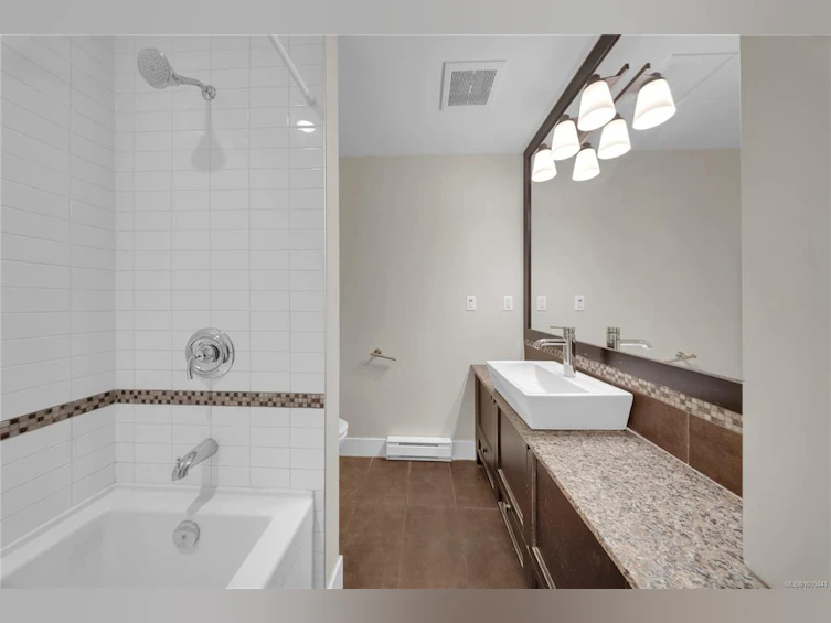 17-675 Superior Street, Victoria, BC, V8V 1V1 - 22