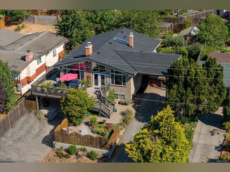 2222 Fern Road, Nanaimo, BC, V9S 2W9 - 2