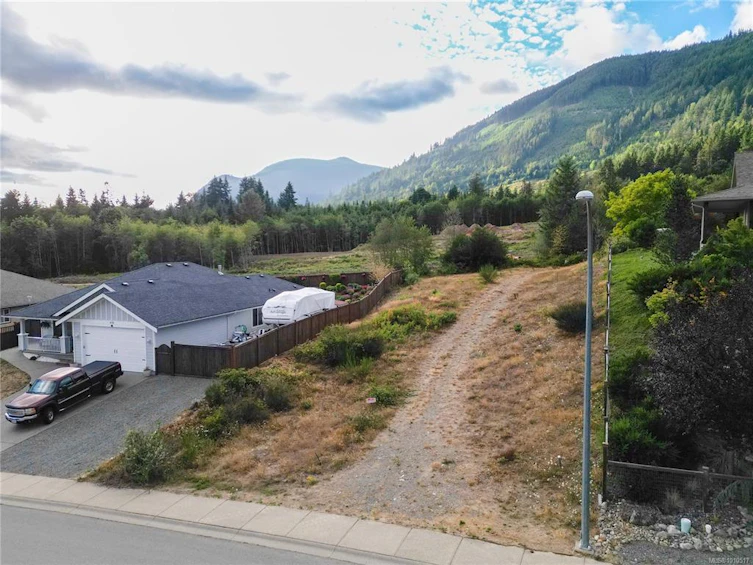464 Mountain View Drive, Lake Cowichan, BC, V0R 2G1 - 2