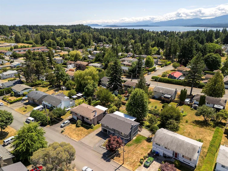 1643 Tsimshian Avenue, Comox, BC, V9M 2M4 - 2