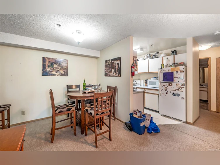 114-1655 Begbie Street, Victoria, BC, V8R 1L4 - 13