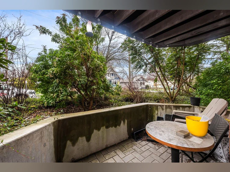 114-1655 Begbie Street, Victoria, BC, V8R 1L4 - 12