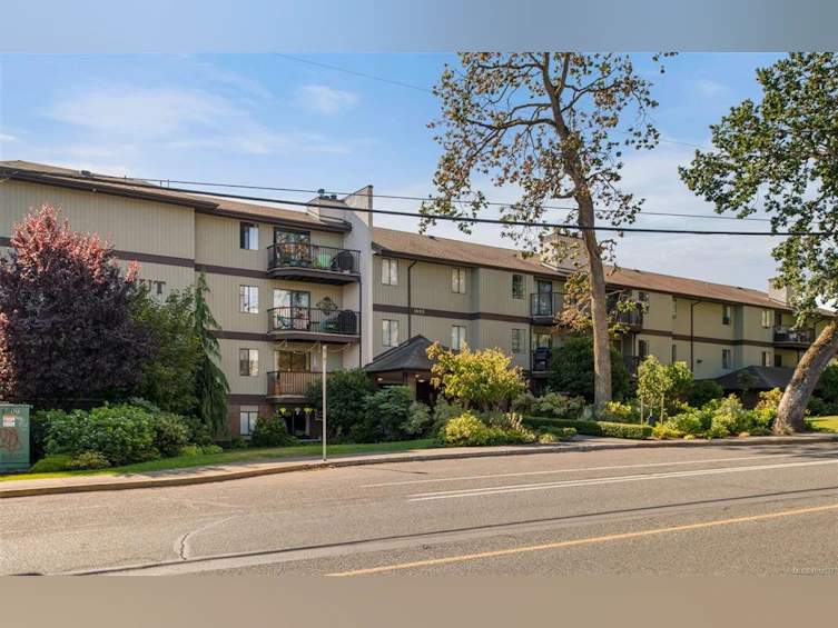114-1655 Begbie Street, Victoria, BC, V8R 1L4 - 3