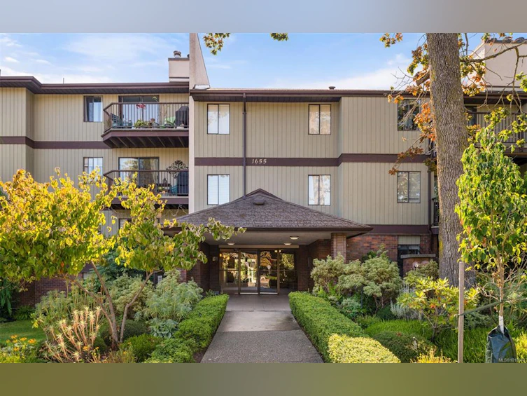 114-1655 Begbie Street, Victoria, BC, V8R 1L4