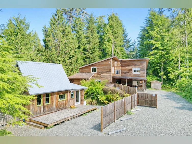 1316 Lynn Road, Tofino, BC, V0R 2Z0
