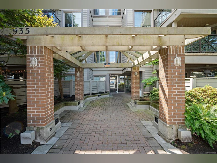 410-935 Johnson Street, Victoria, BC, V8V 3N5 - 2