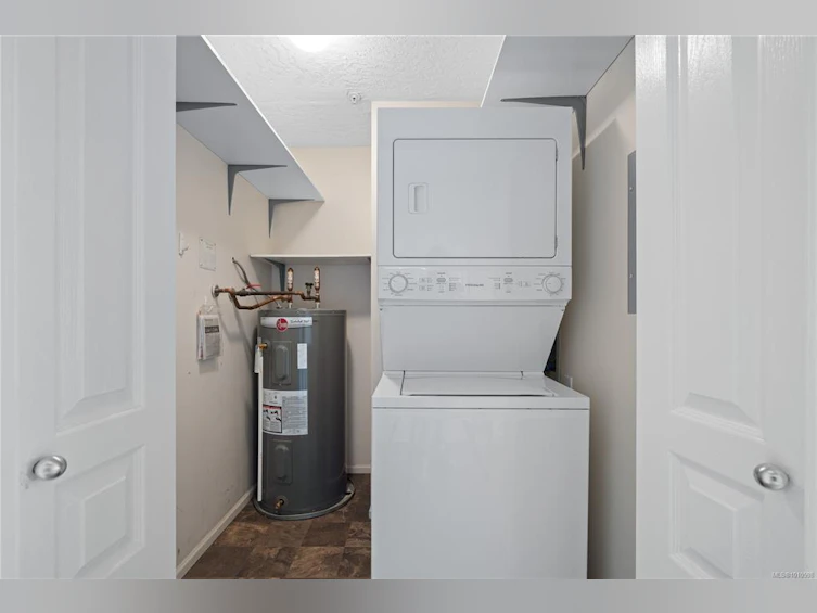 410-935 Johnson Street, Victoria, BC, V8V 3N5 - 21