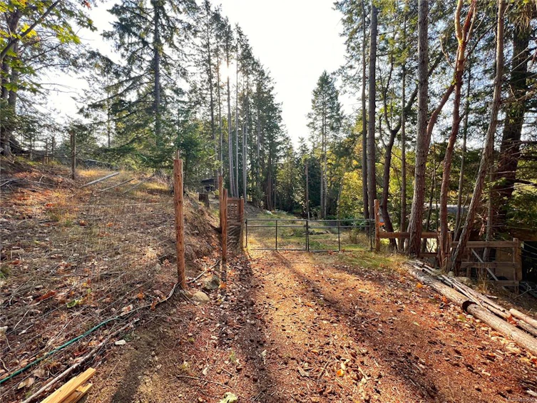 LT 1 North Road, Gabriola Island, BC, V0R 1X7 - 2